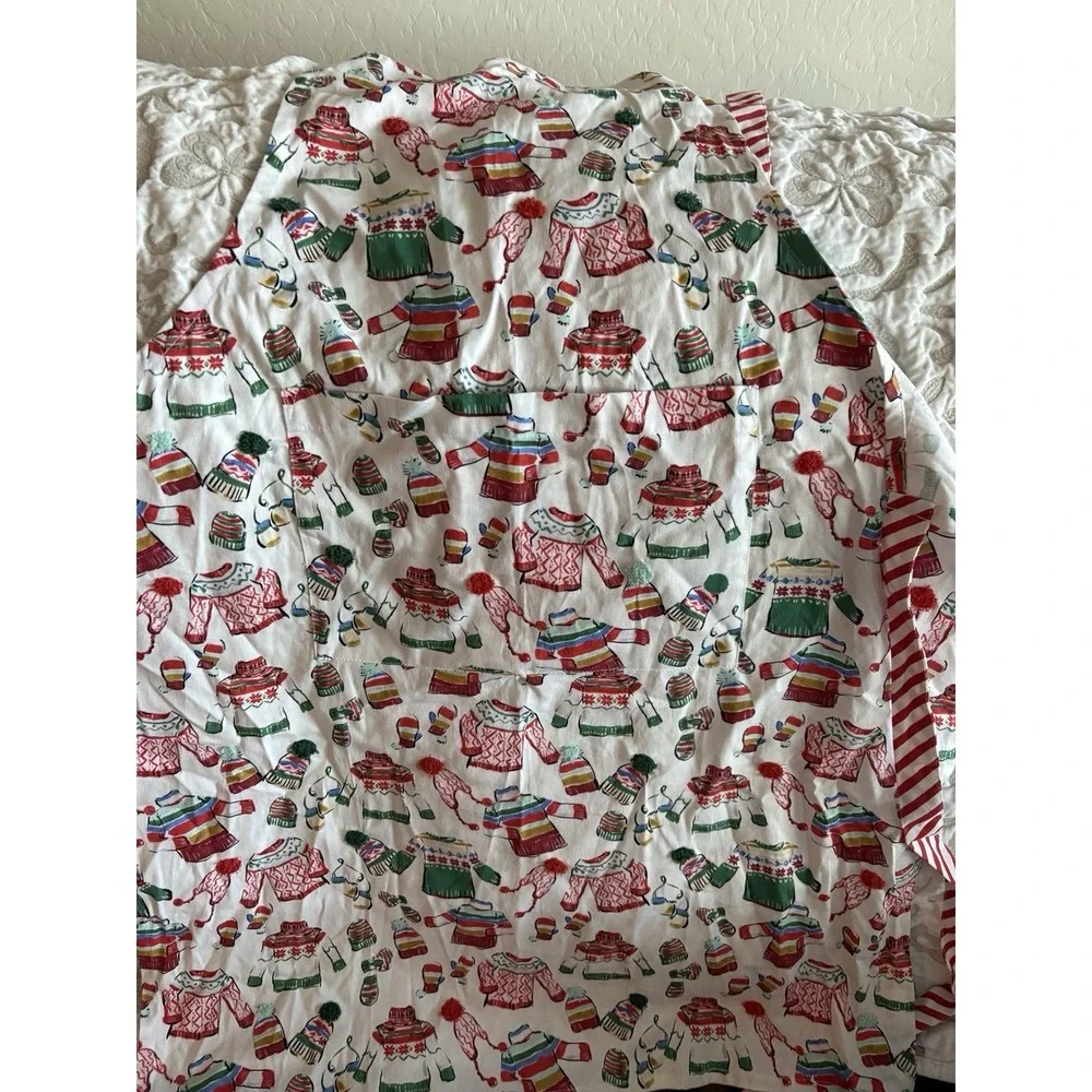 Sur La Table Unisex raised hair‎ on head cute Apron -NWOT sweater hat motif